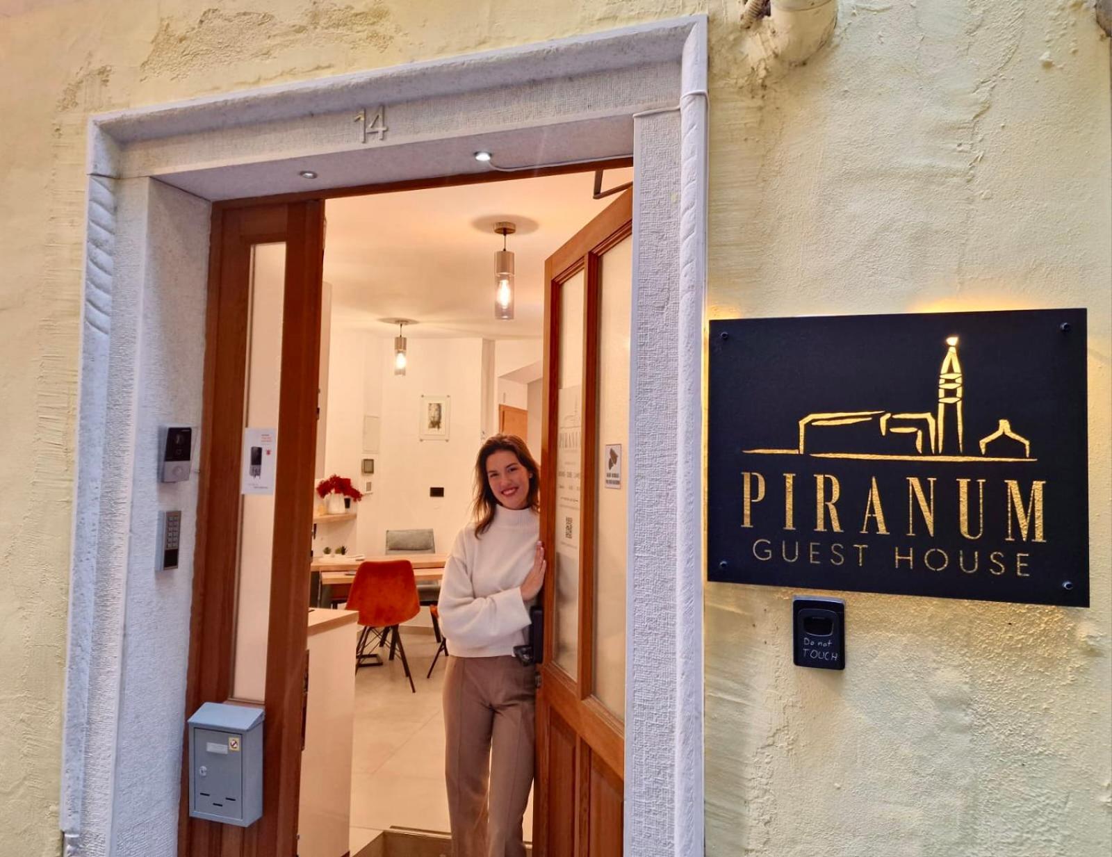 Piranum Guesthouse Luaran gambar